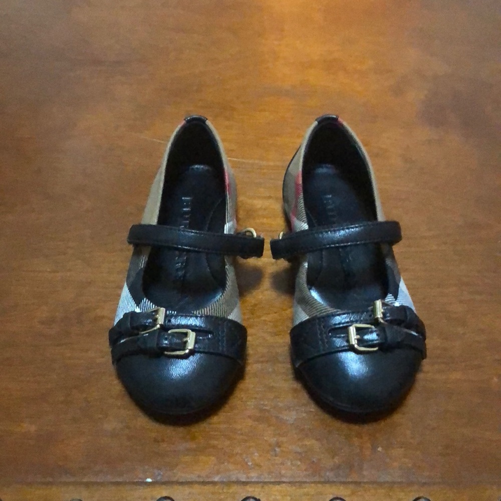 (🛑SOLD❌)Toddler authentic Burberry shoes